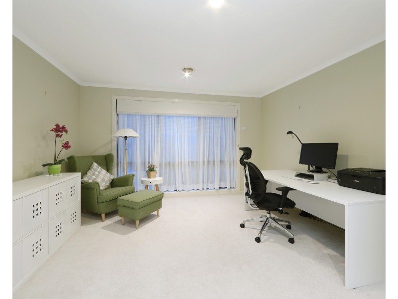 17 Banyalla Place, Rowville VIC 3178