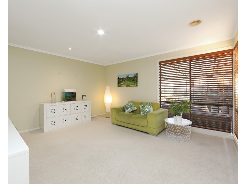 17 Banyalla Place, Rowville VIC 3178