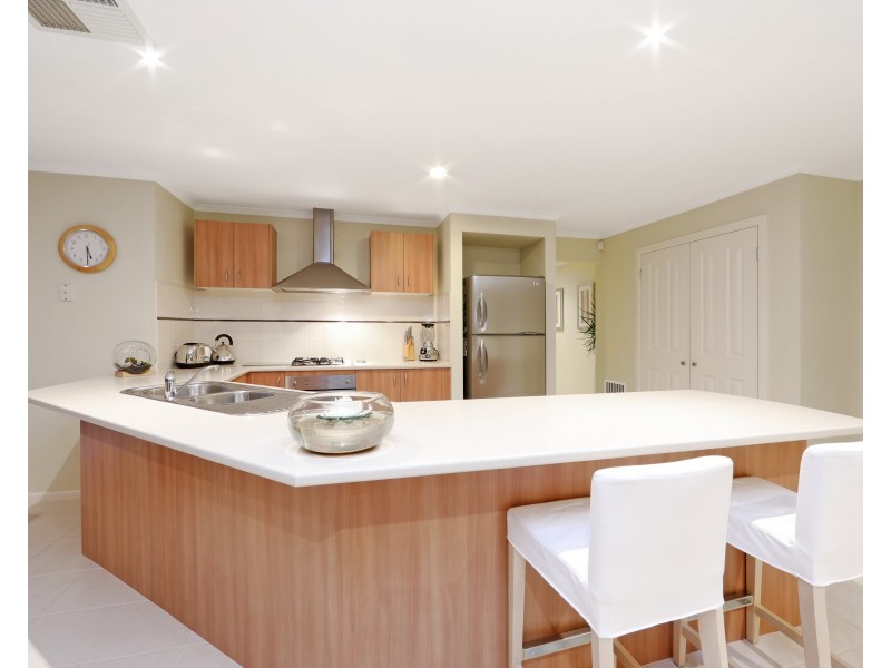 17 Banyalla Place, Rowville VIC 3178