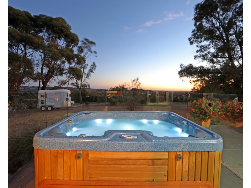 1046 Wellington Road, Narre Warren East VIC 3804