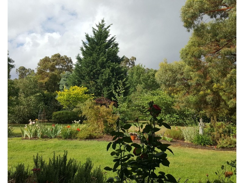 1046 Wellington Road, Narre Warren East VIC 3804