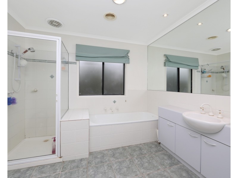 3 Parkside Boulevard, Lysterfield South VIC 3156