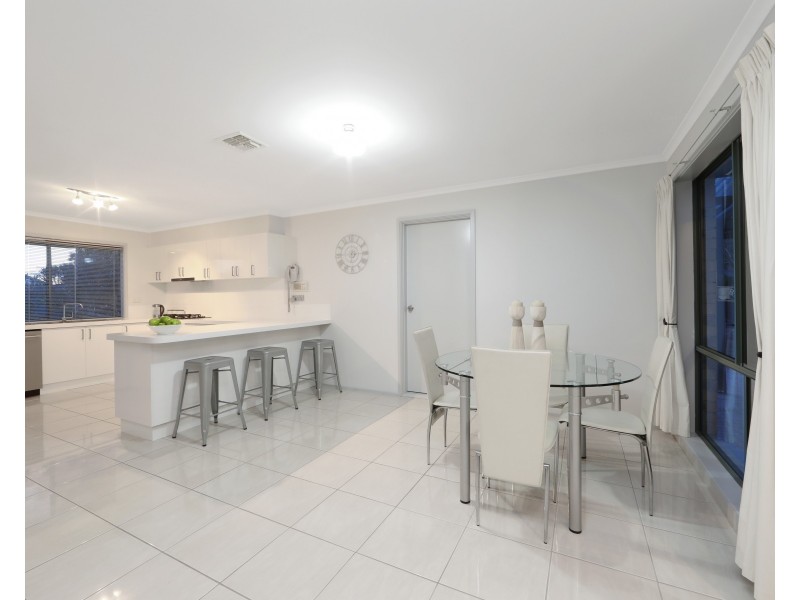 12 Airedale Way, Rowville VIC 3178