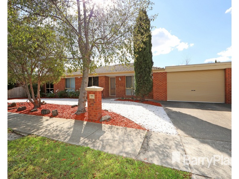 135 Waradgery Drive, Rowville VIC 3178