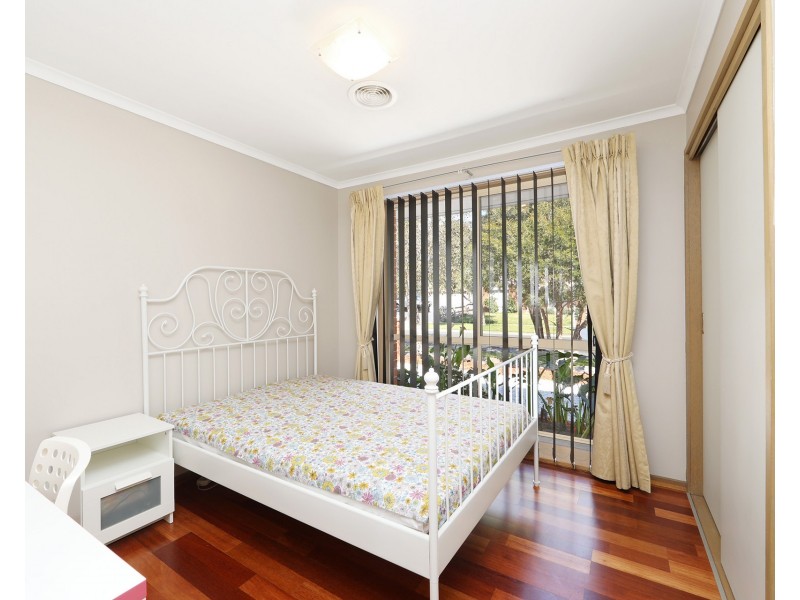 135 Waradgery Drive, Rowville VIC 3178