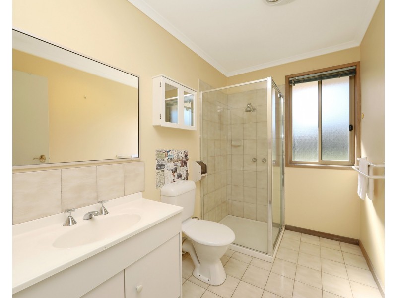 135 Waradgery Drive, Rowville VIC 3178