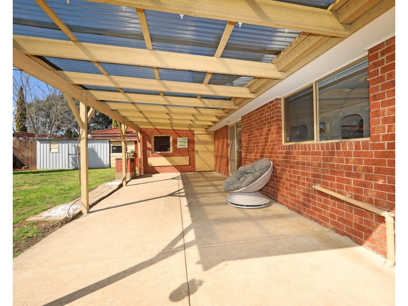 135 Waradgery Drive, Rowville VIC 3178