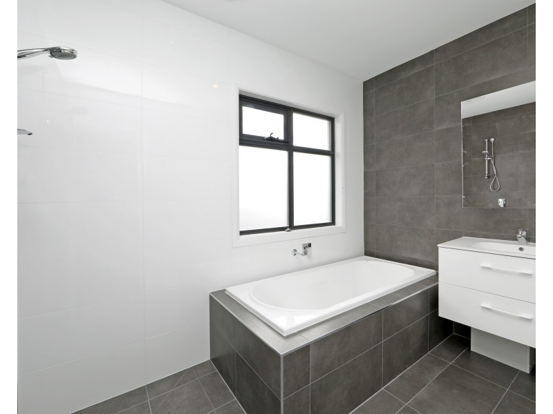 1B Karo Court, Doveton VIC 3177