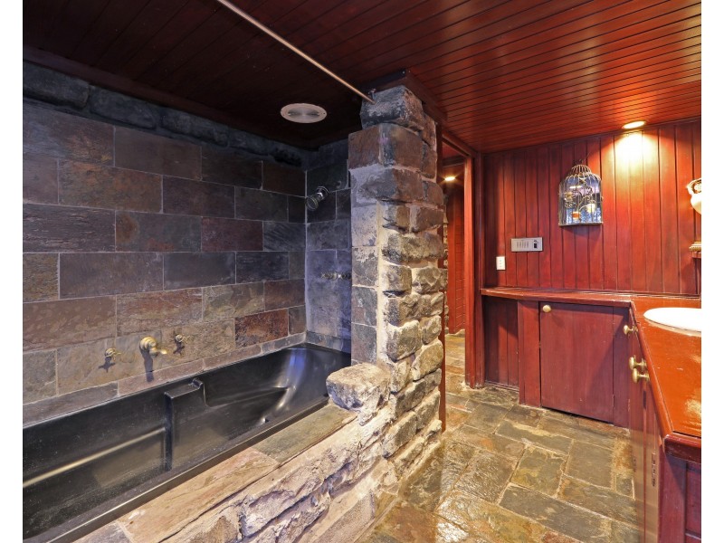 290 Glenfern Road, Upwey VIC 3158