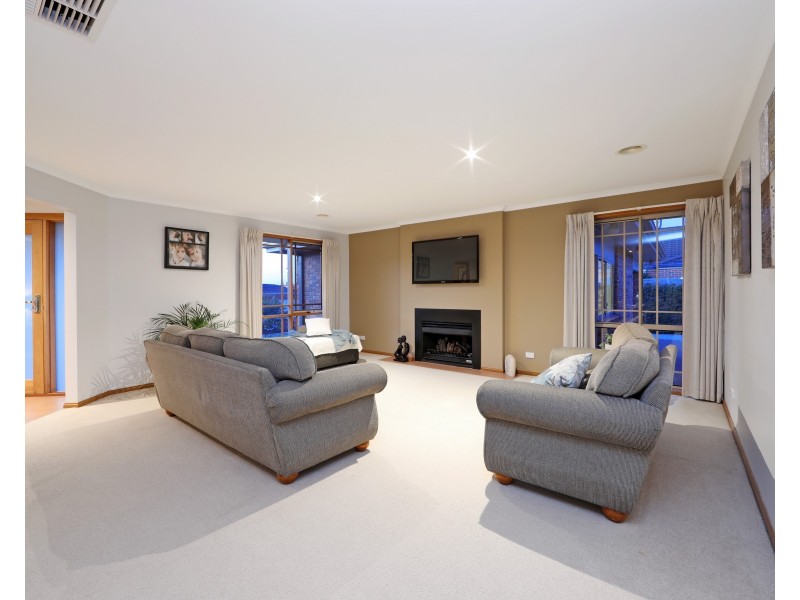 13 Manningham Court, Lysterfield VIC 3156