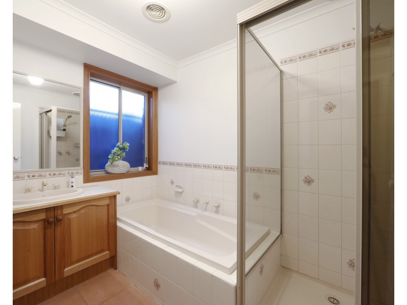 13 Manningham Court, Lysterfield VIC 3156