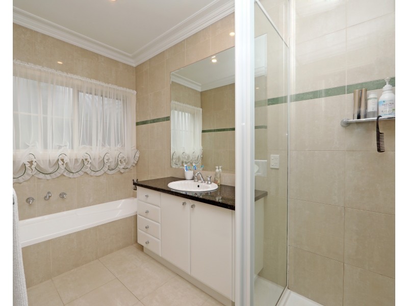 3 Forrest Hill Grove, Lysterfield South VIC 3156