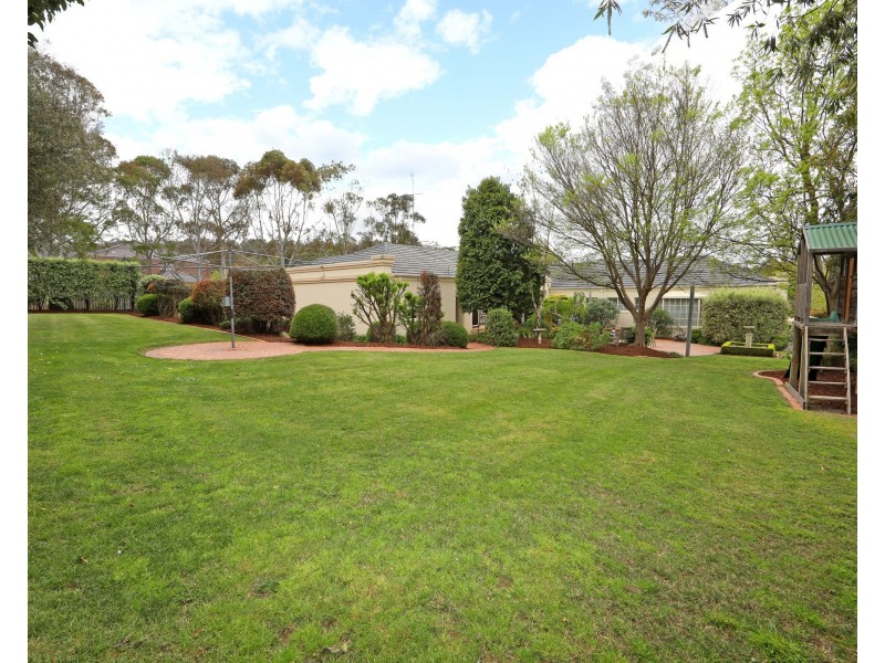 3 Forrest Hill Grove, Lysterfield South VIC 3156