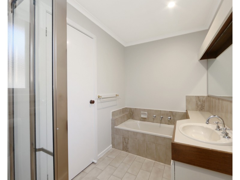 25 Murray Crescent, Rowville VIC 3178