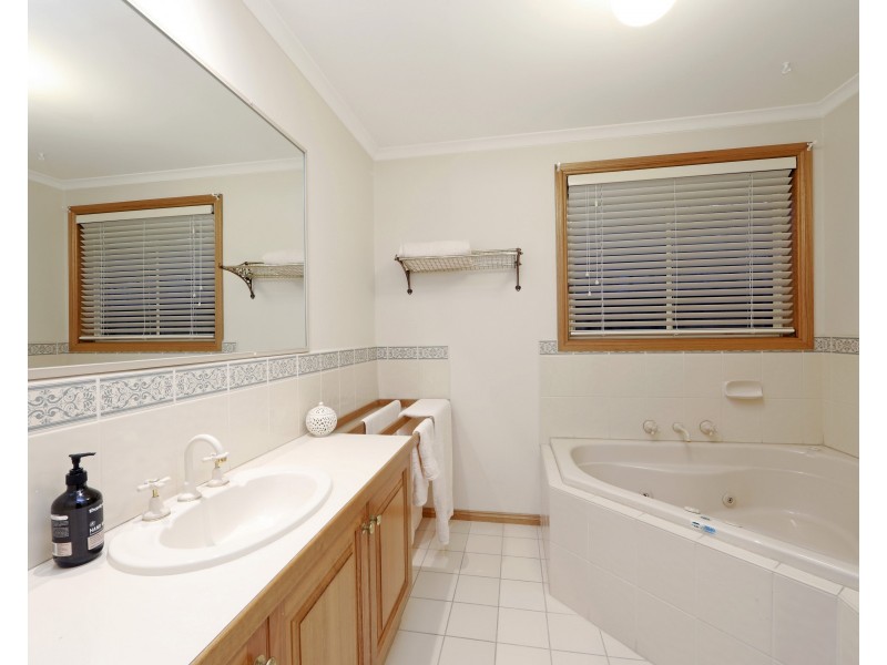 6 Catalpa Place, Lysterfield VIC 3156