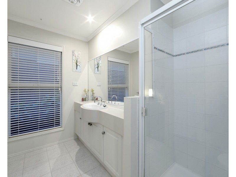 5 Lucy Hill Rise, Rowville VIC 3178