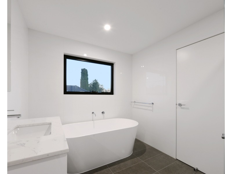 37 Berrabri Drive, Scoresby VIC 3179