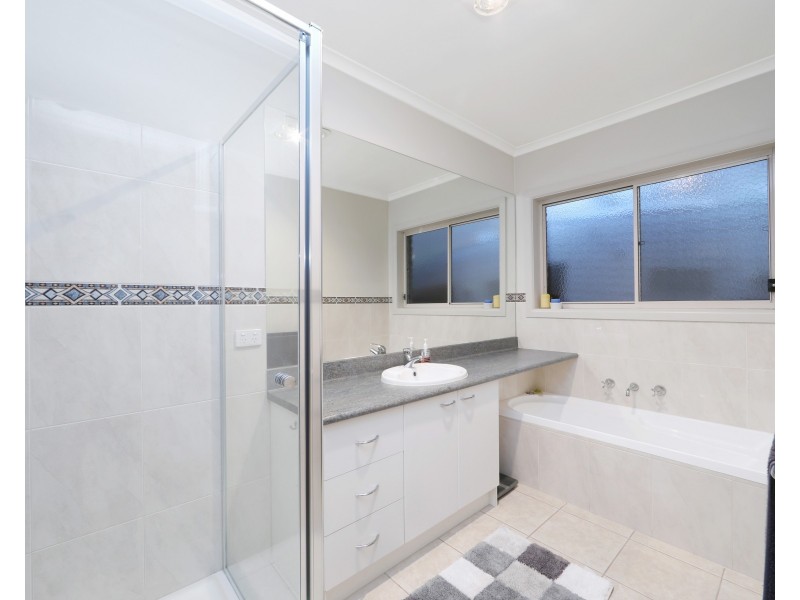 26 Castlewood Drive, Boronia VIC 3155