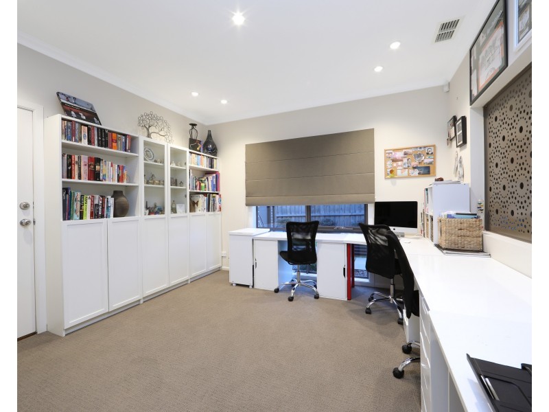 46 Sherwood Way, Lysterfield VIC 3156