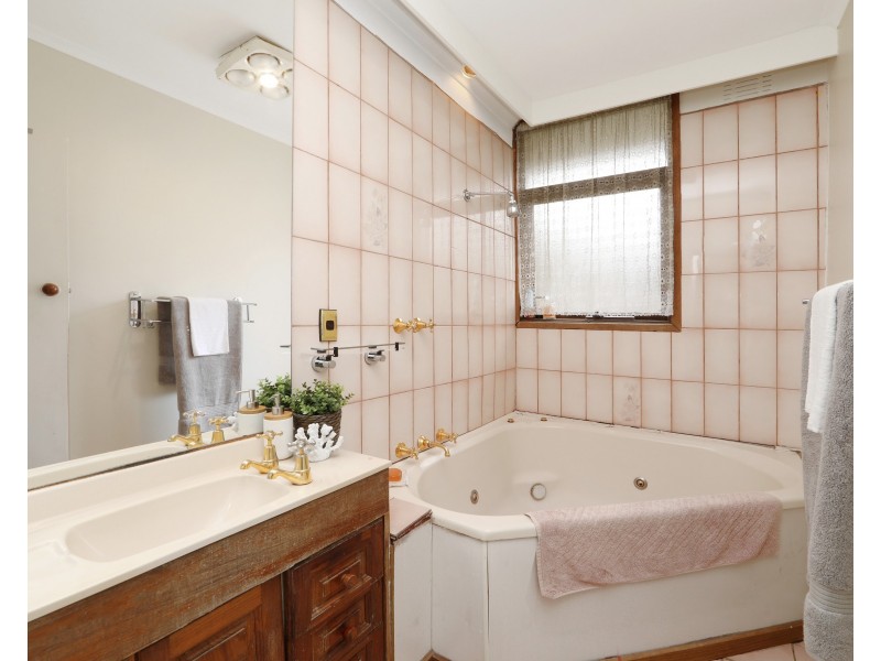 7 Foster Crescent, Knoxfield VIC 3180