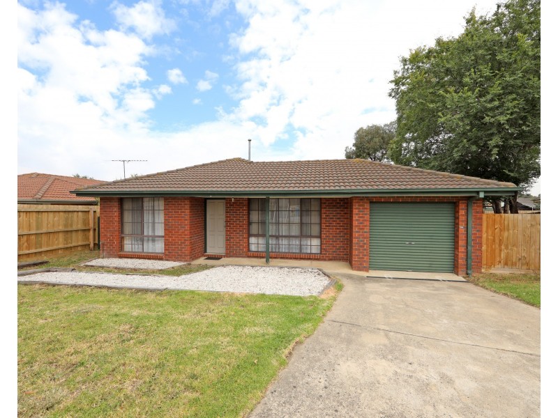 4 Raneen Place, Berwick VIC 3806