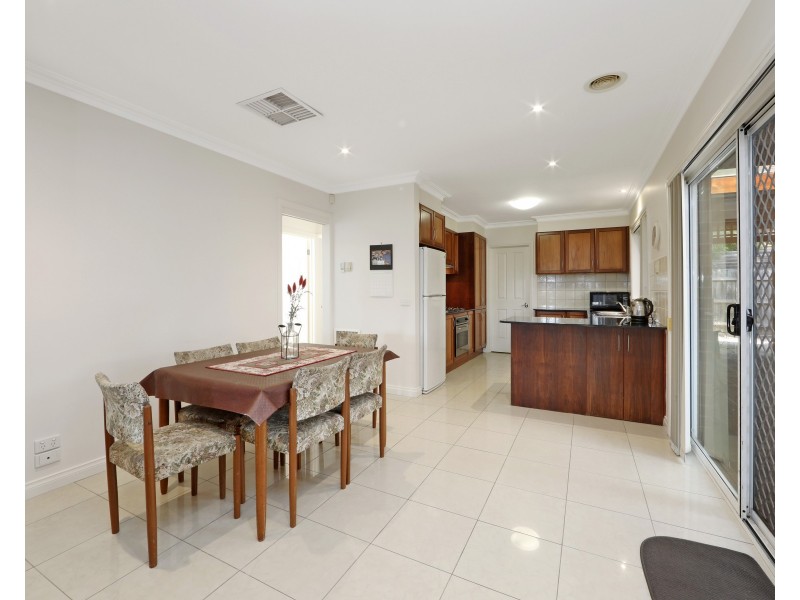 1/1 Lakeview Avenue, Rowville VIC 3178