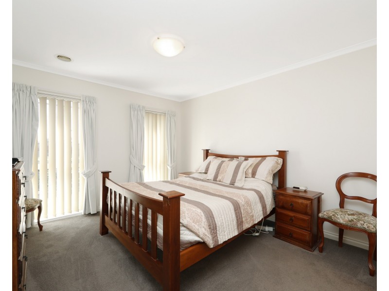 1/1 Lakeview Avenue, Rowville VIC 3178