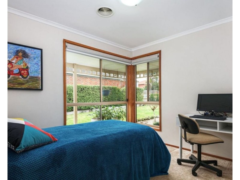 1 Whipbird Court, Rowville VIC 3178