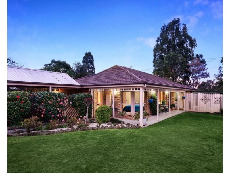 1 Whipbird Court, Rowville VIC 3178