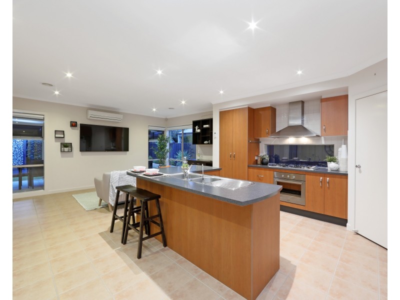 21 Monbulk Crescent, Rowville VIC 3178