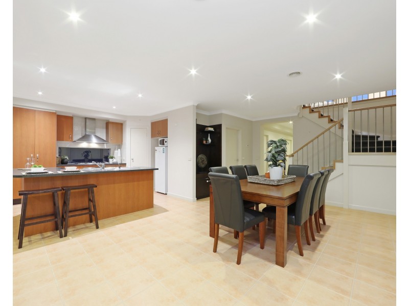 21 Monbulk Crescent, Rowville VIC 3178