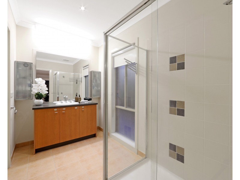 21 Monbulk Crescent, Rowville VIC 3178