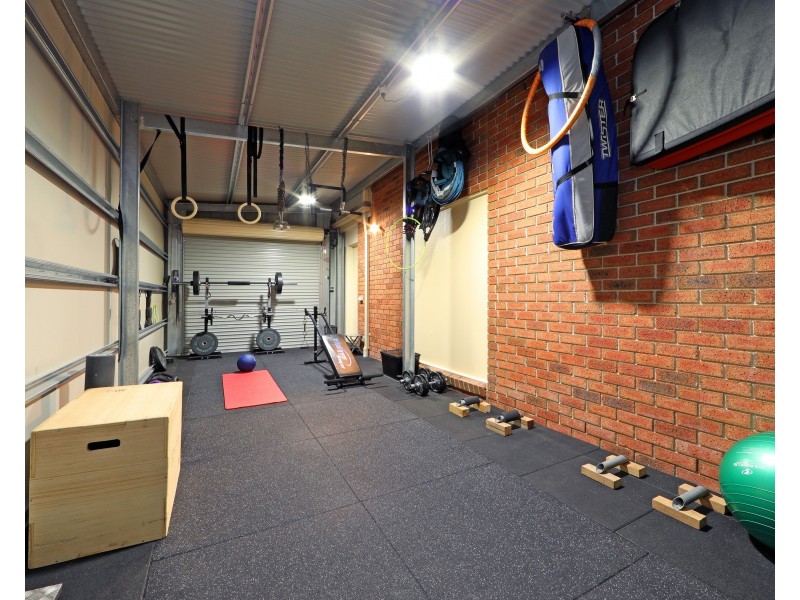 21 Monbulk Crescent, Rowville VIC 3178