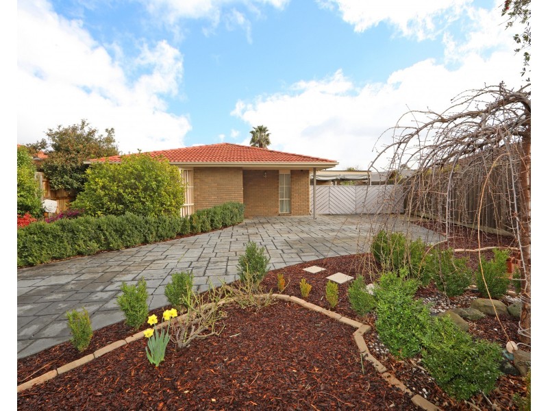 2 Bristol Place, Rowville VIC 3178