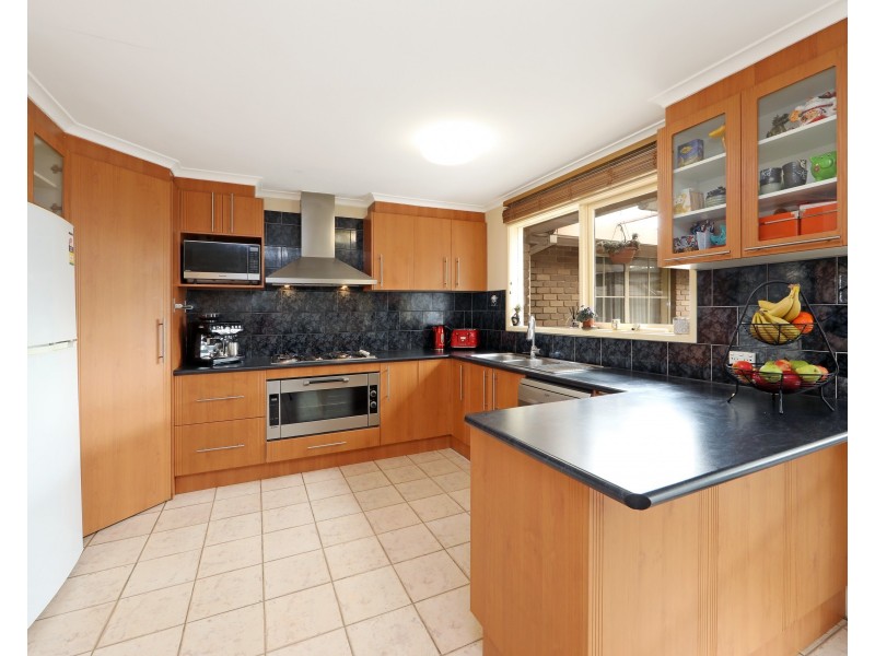 2 Bristol Place, Rowville VIC 3178