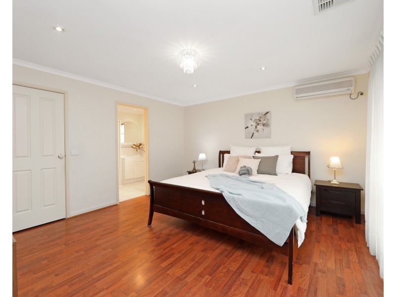2 Bristol Place, Rowville VIC 3178