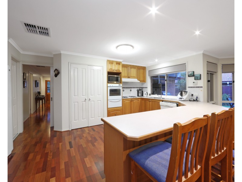 37 Hollygreen Close, Rowville VIC 3178