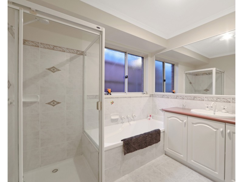 37 Hollygreen Close, Rowville VIC 3178