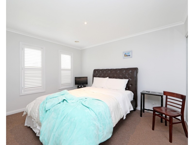 123 Sovereign Manors Crescent, Rowville VIC 3178