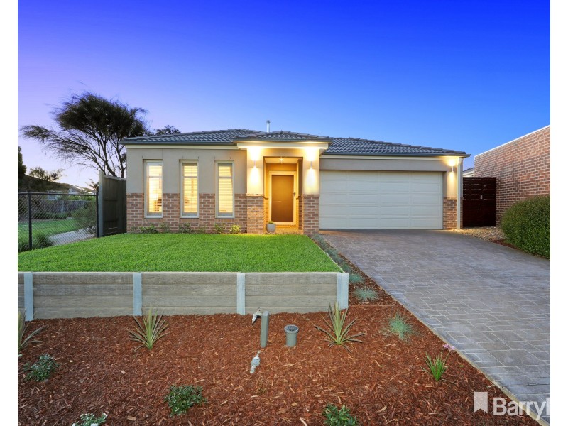 22 Sanctuary Crescent, Rowville VIC 3178