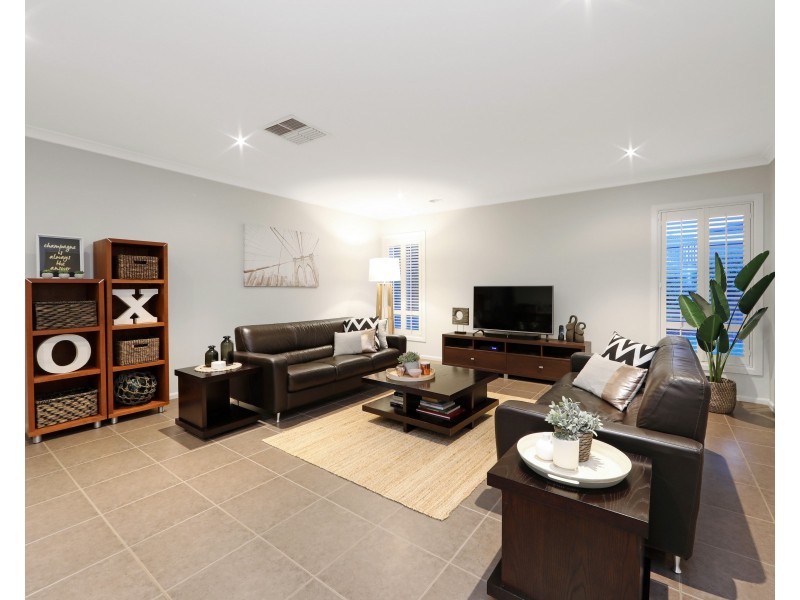 22 Sanctuary Crescent, Rowville VIC 3178