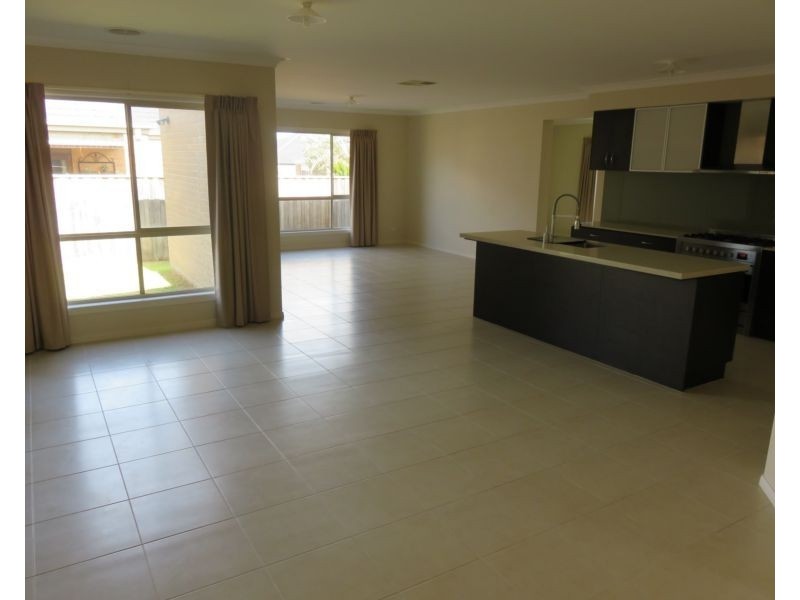 7 Little Gem Way, Berwick VIC 3806