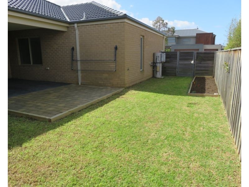 7 Little Gem Way, Berwick VIC 3806