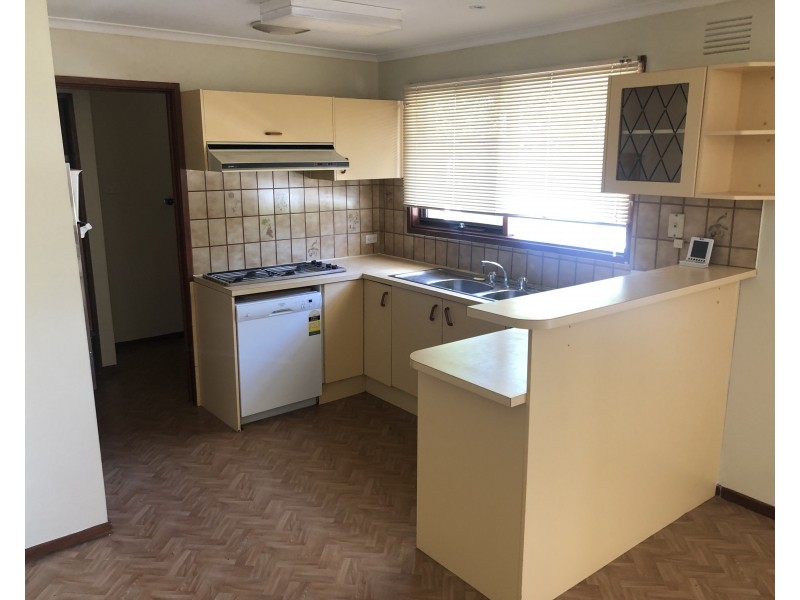 232 James Cook Drive, Endeavour Hills VIC 3802