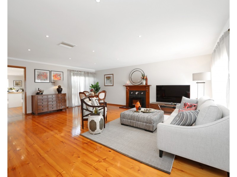 87 Lakesfield Drive, Lysterfield VIC 3156