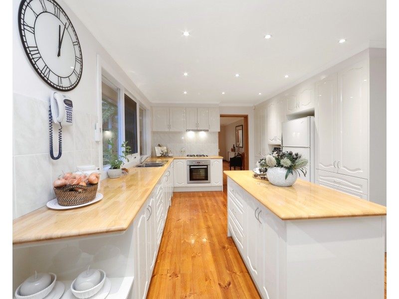 87 Lakesfield Drive, Lysterfield VIC 3156