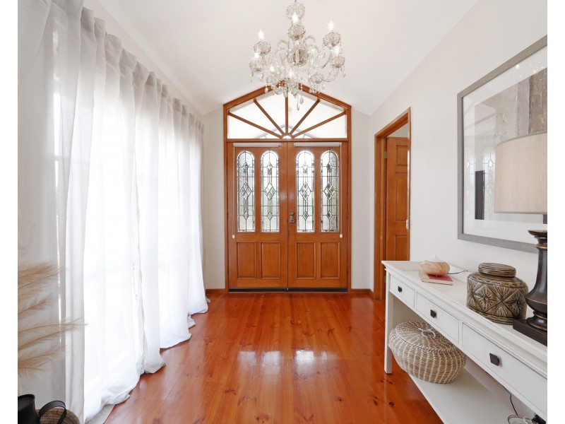 87 Lakesfield Drive, Lysterfield VIC 3156