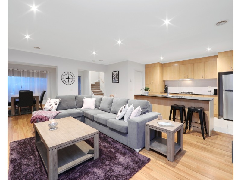 128 Sovereign Manors Crescent, Rowville VIC 3178