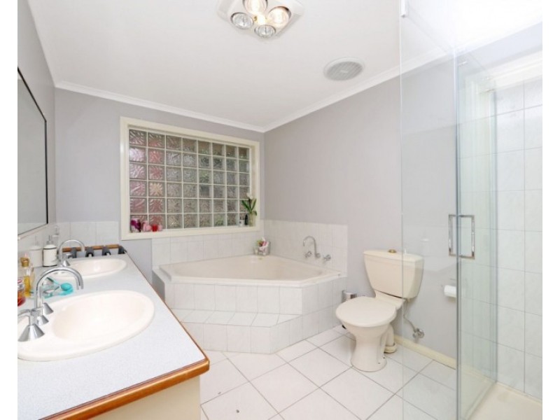 3 Finsbury Close, Rowville VIC 3178