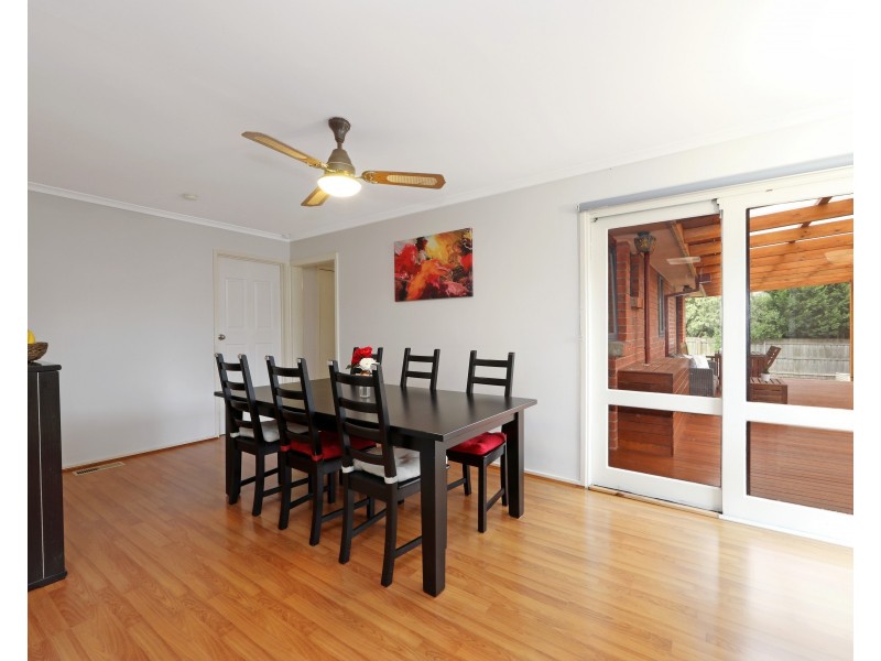 17 Bexsarm Crescent, Rowville VIC 3178